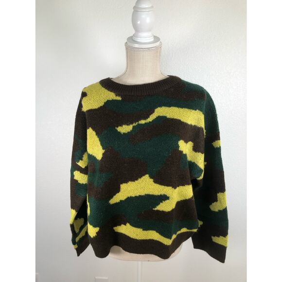 Yummy Sweater Co. Camo Easy Crewneck Cropped Sweater - M - Picture 3 of 6